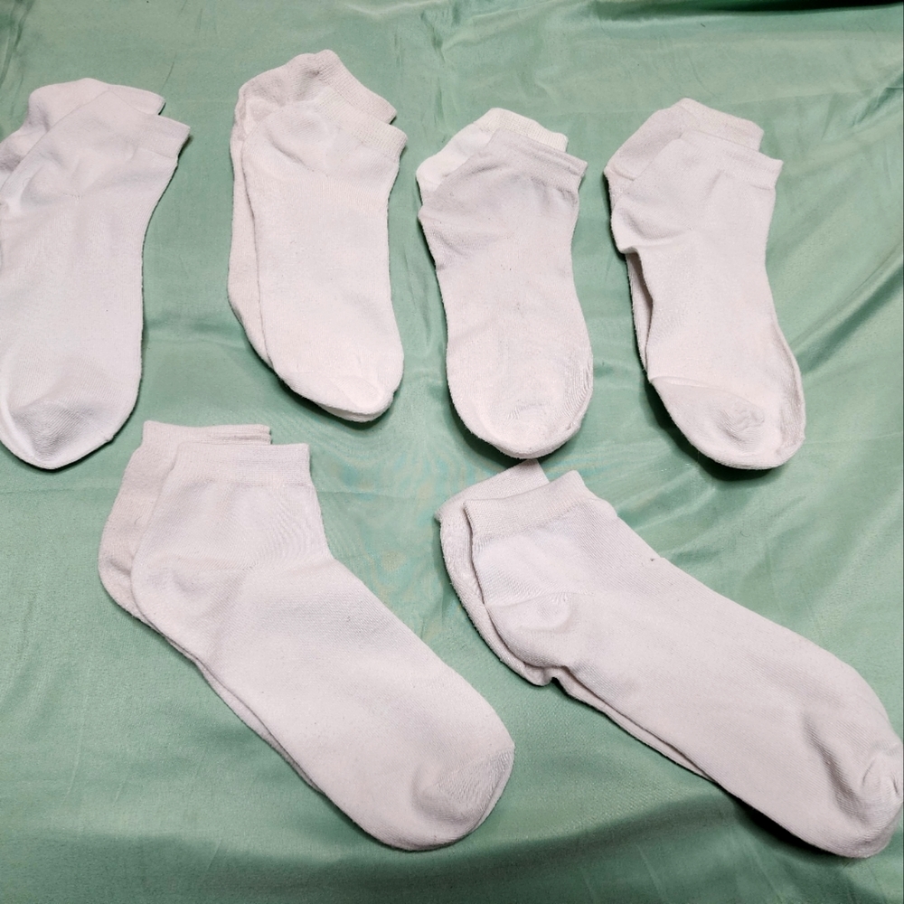 Lot of 6 pairs of thin low cut socks Size Large White